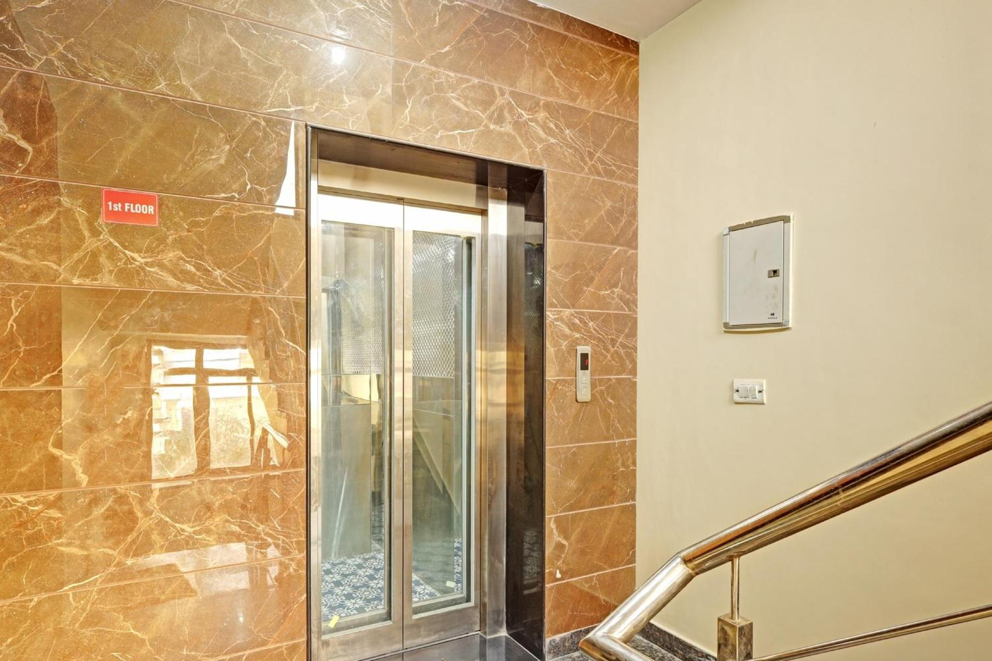 Hotel O A.K Palace 新德里 外观 照片
